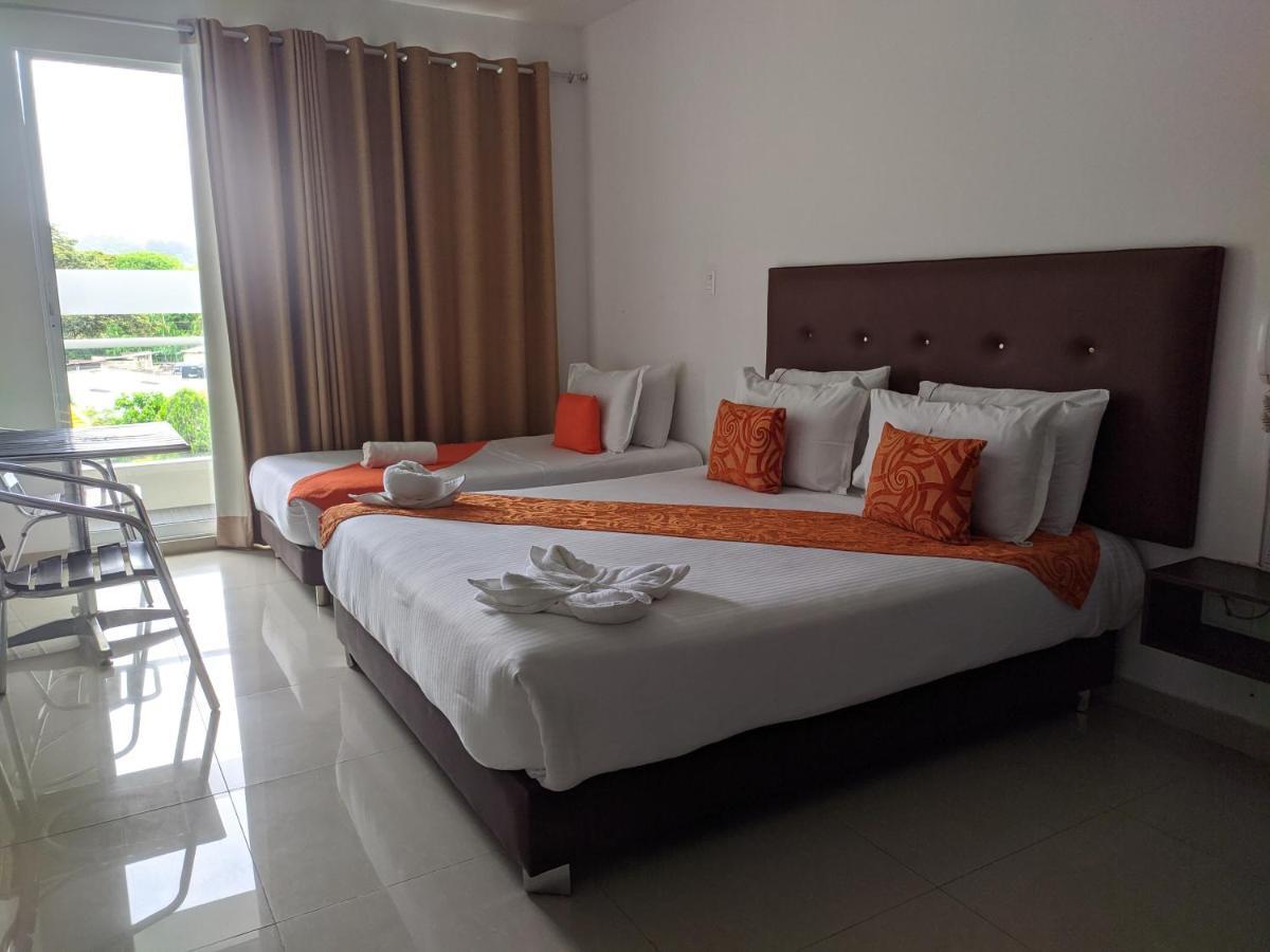 Hotel Palmeras De Luz 莫尼基拉 外观 照片