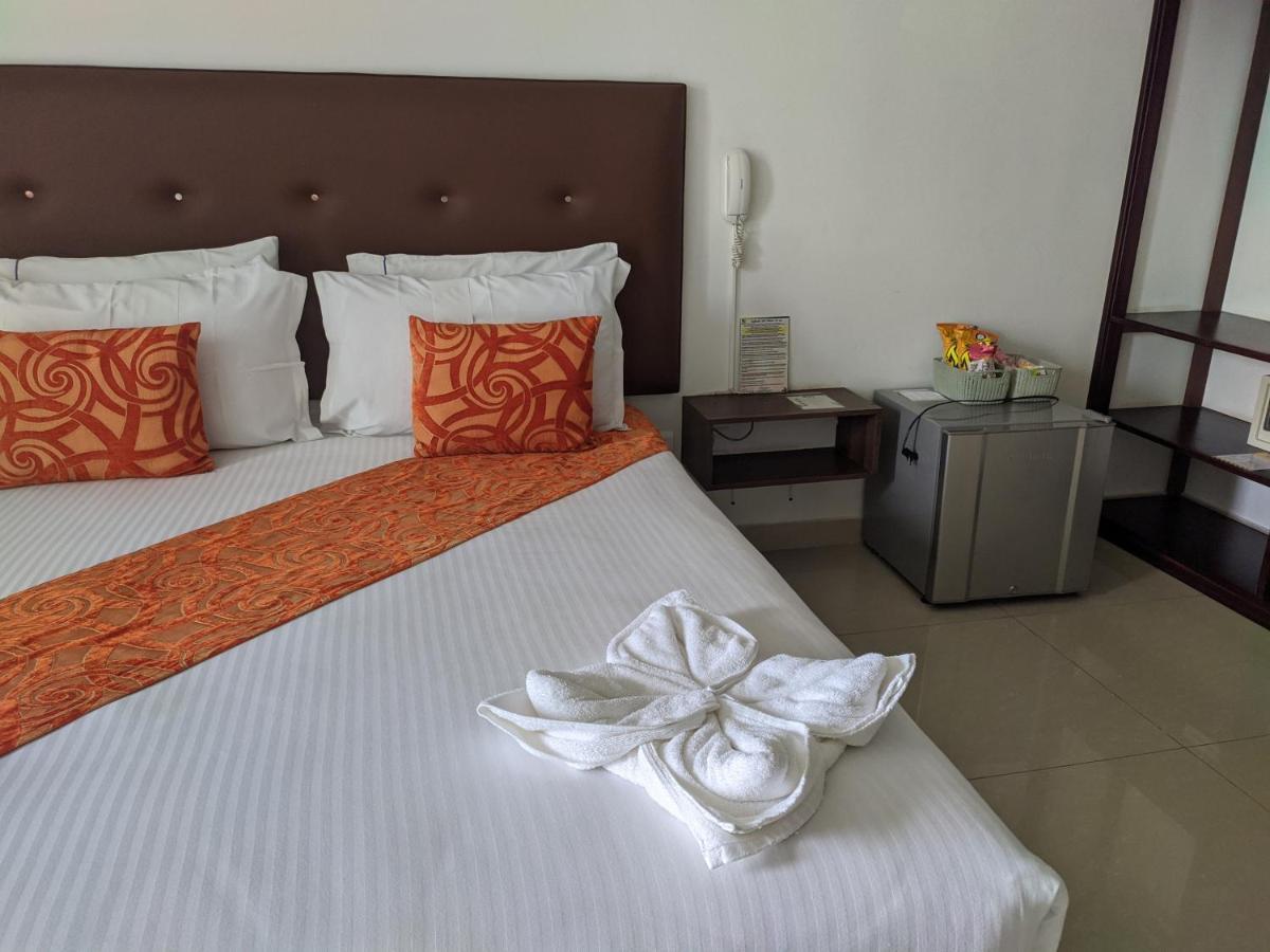 Hotel Palmeras De Luz 莫尼基拉 外观 照片