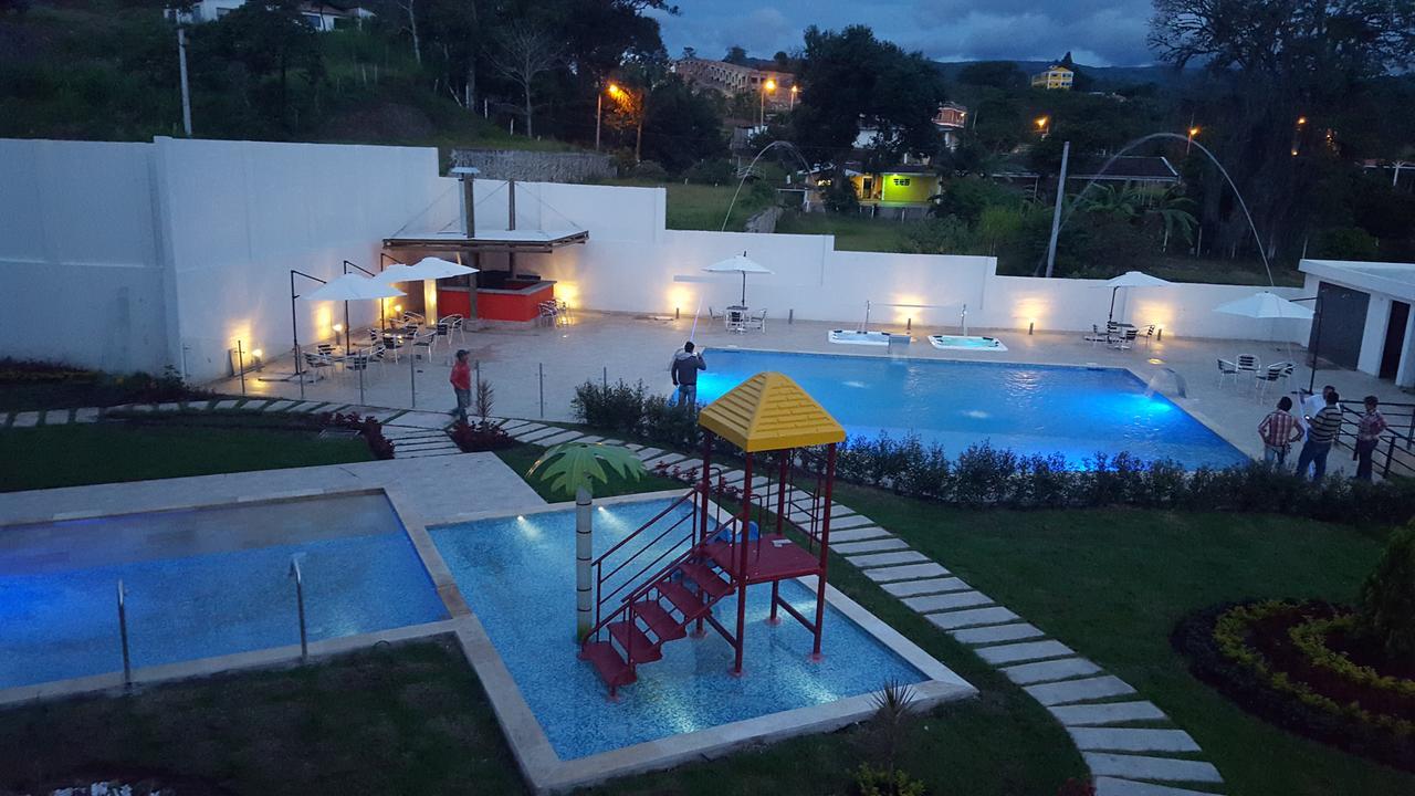 Hotel Palmeras De Luz 莫尼基拉 外观 照片